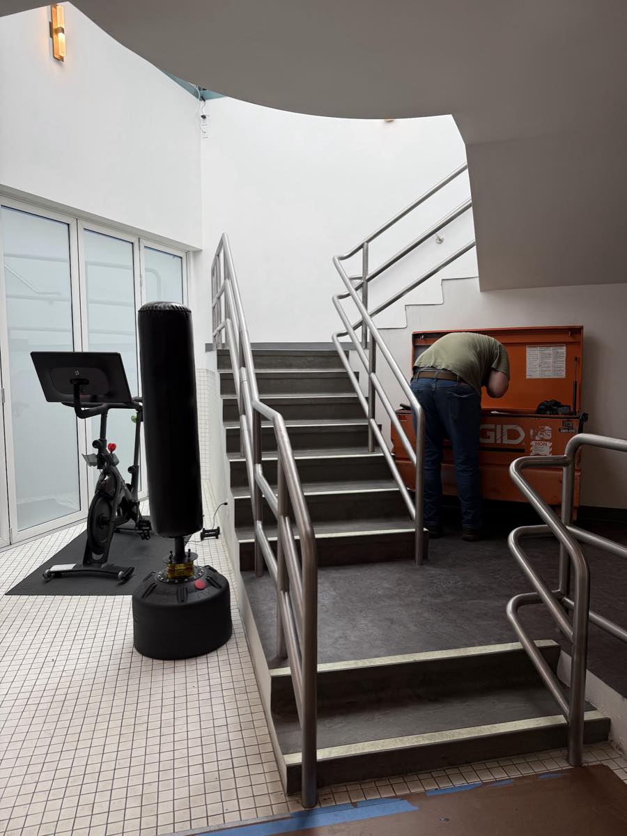 The second flight of stairs up to the roof